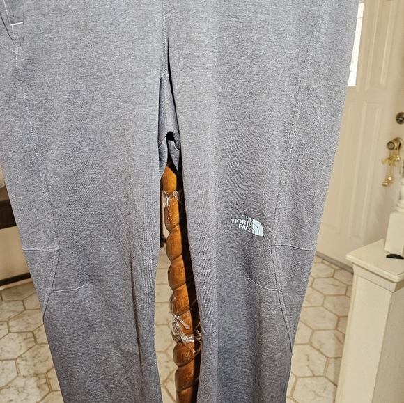 The North Face Track Pants - Picture 4 of 6